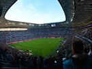Je konec. Bayern vítzí 6:0 a Allianz Arena oslavuje.