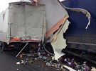 Pi dopravní nehod kamion u Hoovic zemel závozník.