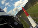 Pilot Martin onka ve videu ukazuje, jak vypadá závod Red Bull Air Race jeho...