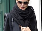 Heidi Klumová ukázala v Paíi zlatý krouek na levém prsteníku.