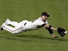 Travis Ishikawa ze San Francisco Giants se vrhl po míku v pátém zápase Svtové