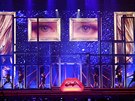 Kylie Minogue zahrála 21.10. 2014 v Praze v rámci turné k desce Kiss Me Once.