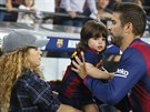 Shakira, Gerard Piqué a jejich syn Milan (Barcelona, 18. íjna 2014)