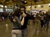 V tančírnu s živou argentinskou hudbou se proměnila hala Masarykova nádraží v...