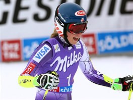 Mikaela Shiffrinov v cli obho slalomu v Sldenu.