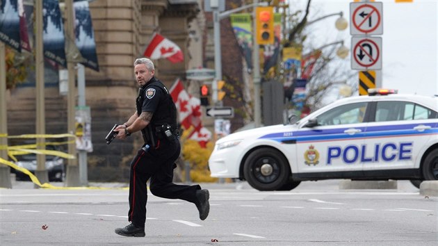 Kanadsk policista v centru Ottawy (22. jna 2014)