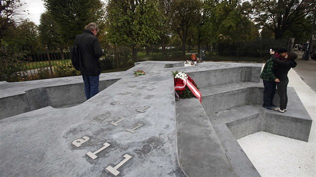 Odhalen pamtnku dezertr z wehrmachtu ve Vdni. (24. jna 2014)