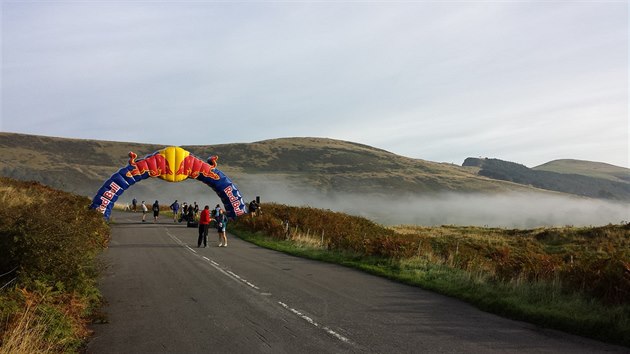 Zvod Red Bull Steeplechase konan 5. jna 2014 v britskm nrodnm parku Peak District nedaleko Manchesteru.