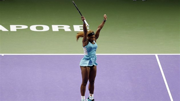 JE TO MOJE! Serena Williamsov slav triumf ve finle Turnaje mistry.