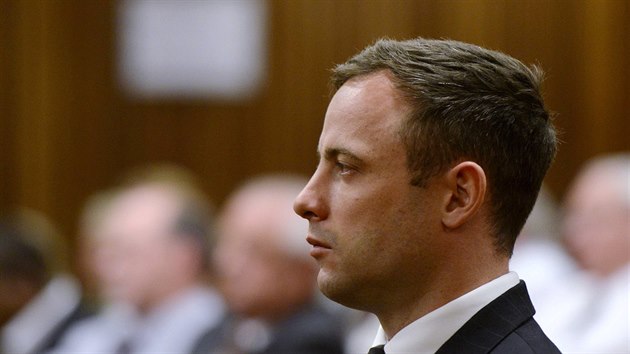 Oscar Pistorius ped soudem, kter rozhodoval o jeho trestu za zastelen ptelkyn (21. 10. 2014)