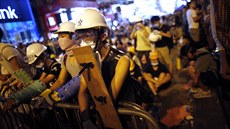 Hongkong se v pondlí probudil do tvrtého týdne prodemokratických protest...