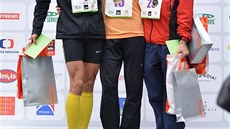 Ond�ej na stupních vít�z� (zleva: Fejfar, Pavli�ta, Pechek).