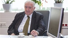 Nově zvolený senátor František Čuba odpovídá na on - line dotazy čtenářů...
