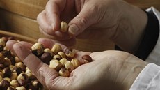 Pietro Ferrero vymyslel recept b�hem války, kdy se nedalo sehnat kakao, co�...