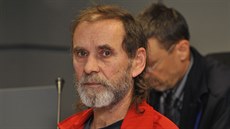 Leopold �uka �elí u krajského soudu v Olomouci ob�alob� z vra�dy své matky. V...