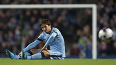 David Silva z Manchesteru City se v prohraném utkání s Newxastlem zranil.