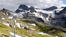 Pohled na Piz Buin (3 312 m n. m.) pohledem ze sedla Radsattel