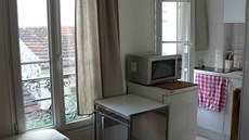 Bydlení na 10 metrech �tvere�ních. V byt� se na�lo místo i na pracovní stolek,...