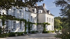 �estipokojový butikový hotýlek Château de la Resle le�í ve vsi Montigny ve...