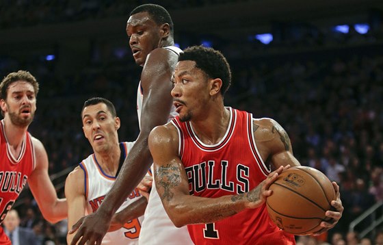 Derrick Rose z Chicaga v utkání proti New York Knicks.