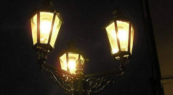 Ve tvrtek a v pátek se na Liberecku zhasnou lampy. Ilustraní foto.