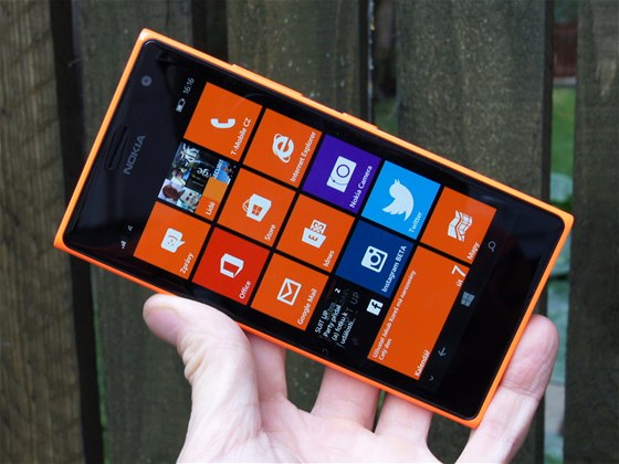 Nokia Lumia 735