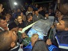 Poheb Palestince Mutaze Hidázího, který postelil izraelského aktivistu (30....