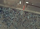 Stovky aut na syrské stran hranice nedaleko Kobani. Pechod  do Turecka...