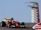 Fernando Alonso z Ferrari pi tréninku na Velkou cenu USA.