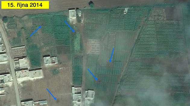 Modr ipky ukazuj na krtery po munici v Kobani a jeho okol.