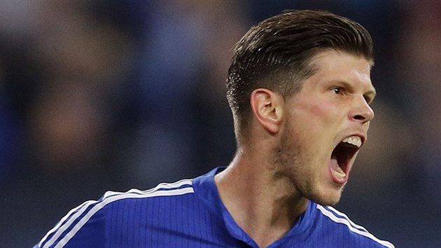 Klaas Jan Huntelaar ze Schalke slav svj gl proti Augsburgu.