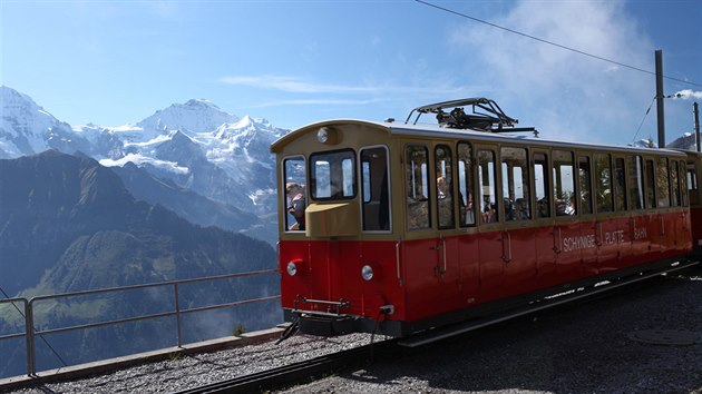 Clov stanice Schynige Platte Bahn je ve vce 1 967 metr.