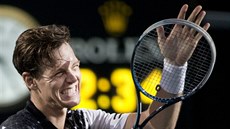 Tomá Berdych se raduje z postupu do semifinále turnaje v Paíi.