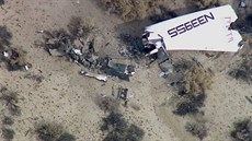 Trosky vesmírné lodi SpaceShip Two, která se zítila v Mohavské pouti. (31....