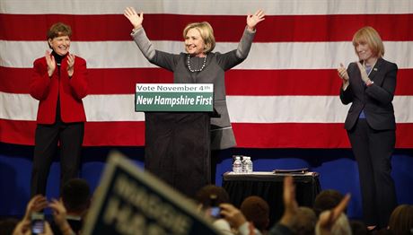 Hillary Clinton na pedvolebním setkání v New Hampshiru (2. listopadu 2014).