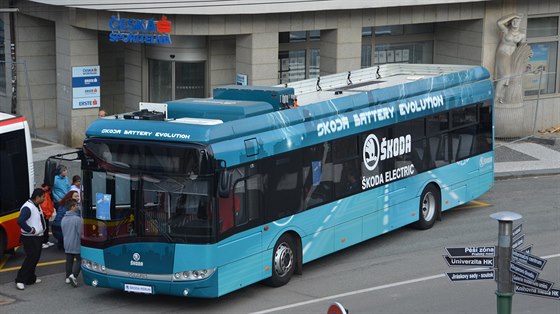 Jeden z testovaných elektrobusů v Hradci Králové.