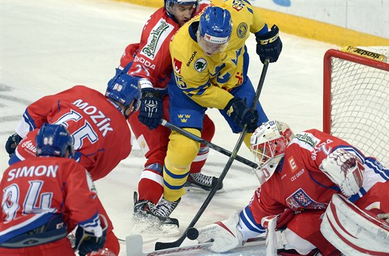 Ped eským gólmanem imonem Hrubcem se ocitl Andreas Engqvist ze védska.