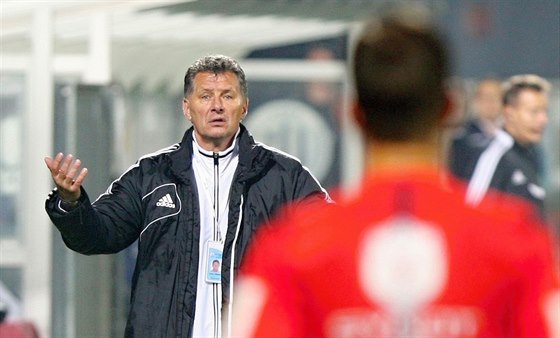 Lubo Urban, trenér eských Budjovic, nesouhlasí s rozhodím.
