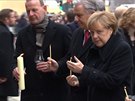 Kancléka Angela Merkelová zapálila svíku u památníku Berlínské zdi. (9.