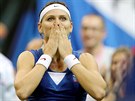 RADOST. Lucie afáová porazila ve finále Fed Cupu nmeckou protivnici...