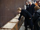 Nmecká kancléka Angela Merkelová  zapálila svíku za ty, kteí zahynuli pi...