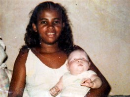 Matka Rosimere Fernanda de Andrade s dcerou Ruth, která byla jejím prvním...