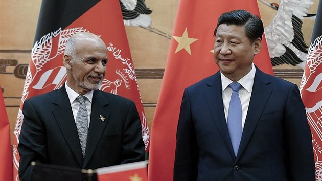 Afghnsk prezident Araf Ghn a jeho nsk protjek Si in-pching bhem setkn v Pekingu (28. jna 2014)