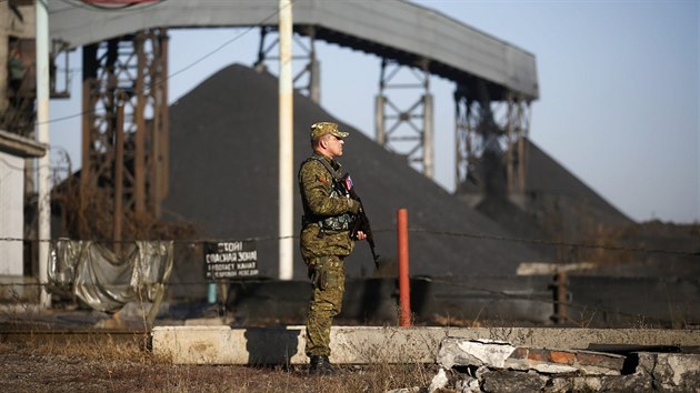 Prorusk separatista ste doly na vchod Ukrajiny (7. listopadu 2014)
