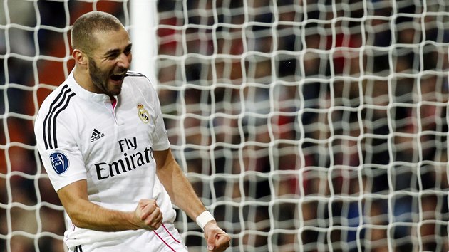 GÓL! Karim Benzema z Realu Madrid se raduje ze svého gólu v utkání Ligy mistr...