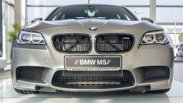 BMW M5 ve speciln edici k ticetiletmu vro modelu