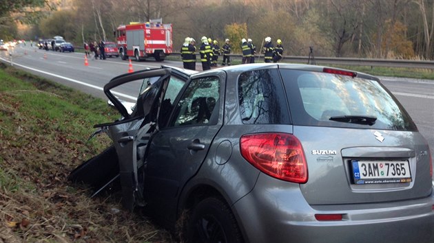 Tragick nehoda na silnici I/3 u Votic si vydala dva lidsk ivoty, dal tyi lid jsou zrann (1. listopadu 2014)