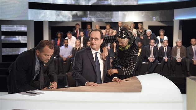Francouzsk prezident Franois Hollande ped zatkem pmho penosu televize TF1 (6. listopadu 2014).
