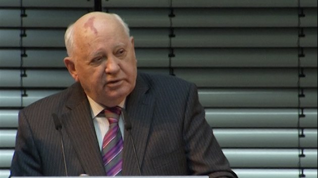 Michail Gorbaov pi projevu v Berln (8. listopadu 2014)