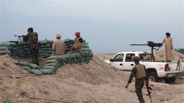 Do boje s islamisty se nedaleko Falldi zapojily i mstn kmeny (31. jna 2014)